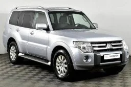 میتسوبیشی پاجرو 2010